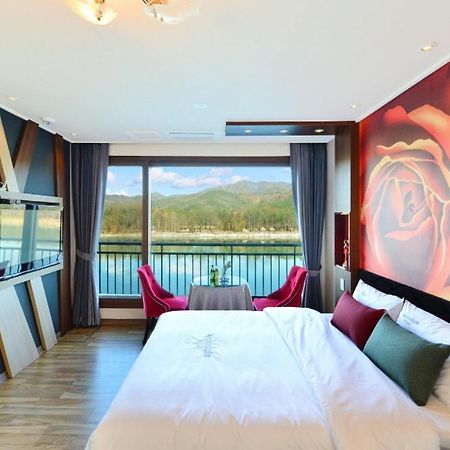 Moonlight Blue Pension Gapyeong Exteriör bild