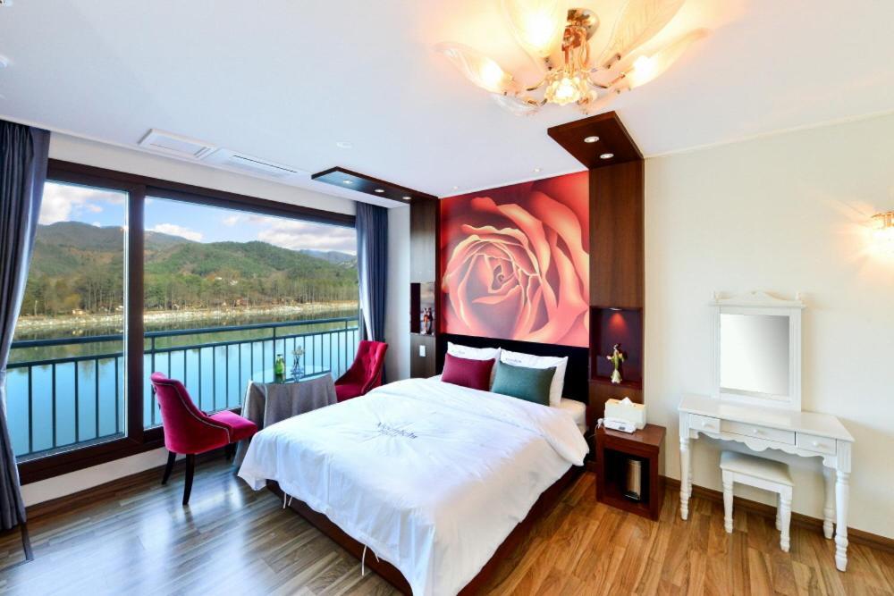 Moonlight Blue Pension Gapyeong Exteriör bild