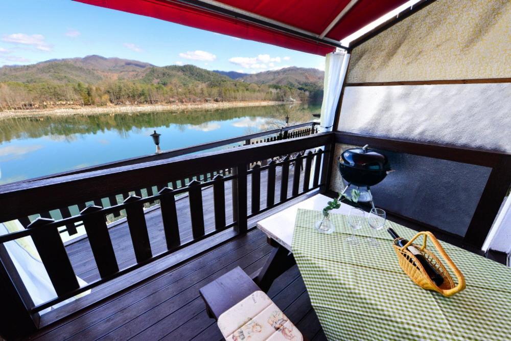Moonlight Blue Pension Gapyeong Exteriör bild