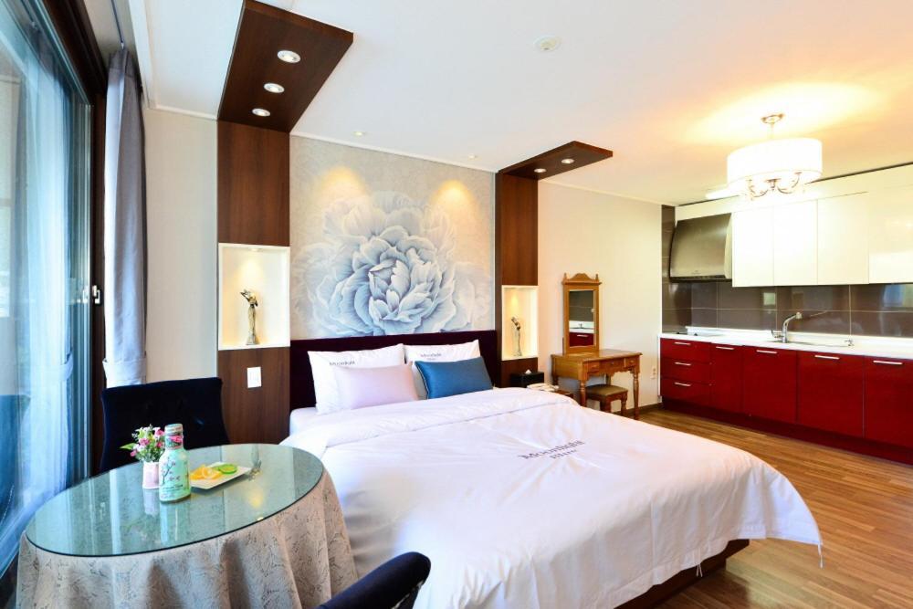 Moonlight Blue Pension Gapyeong Exteriör bild
